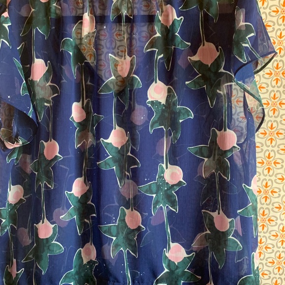 ELLE Sheer Top - Picture 2 of 5